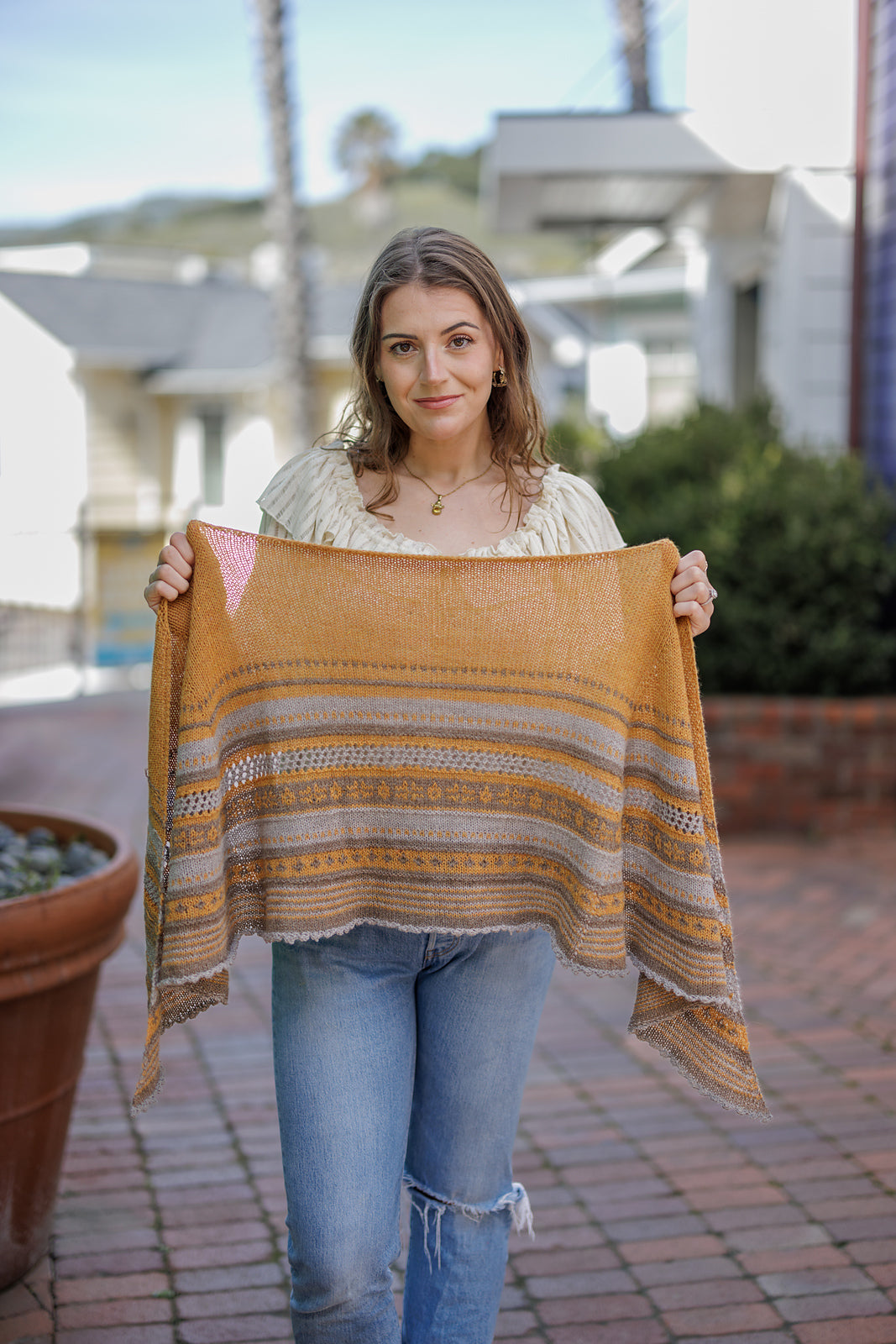 A FREE Yarn Citizen Pattern - Brittlebrush Shawl (PDF)