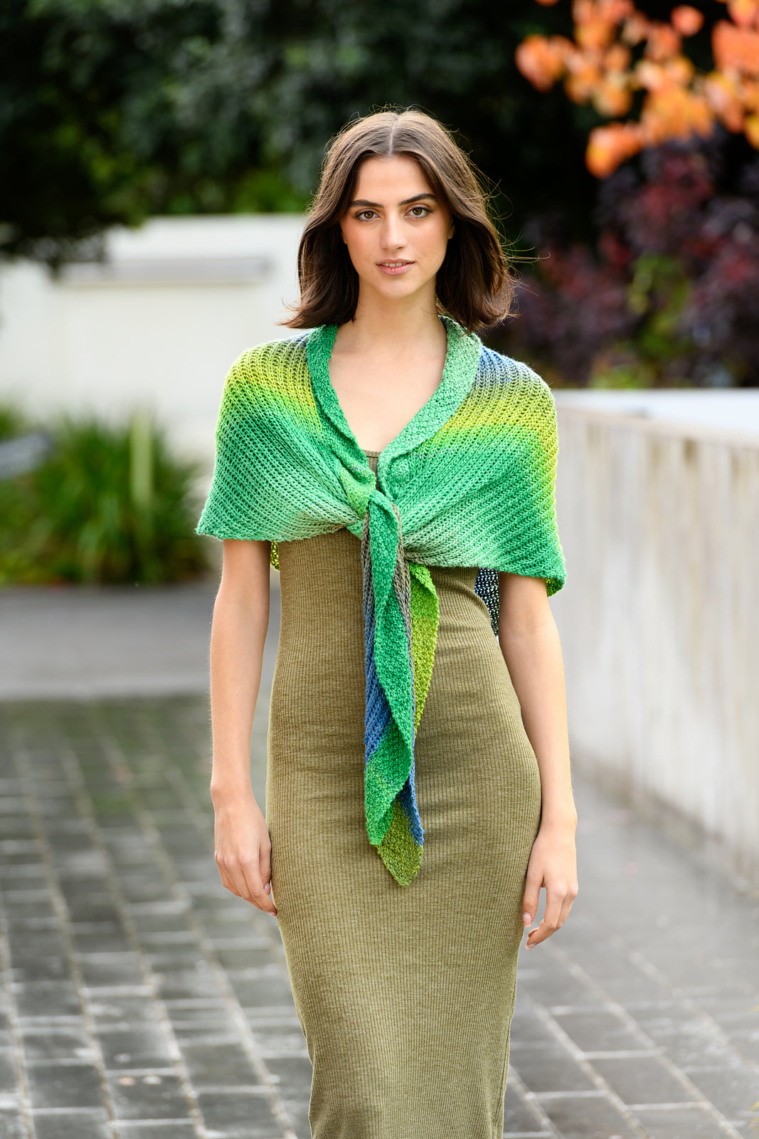 A Juniper Moon Farm Iridescence Pattern - Kilbie Shawl (PDF