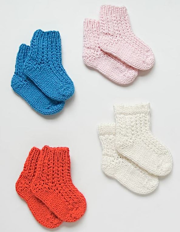 A Berroco Vintage Baby Pattern - Ray Bonnet and Socks (PDF)