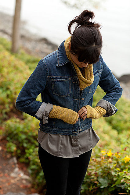 A Churchmouse Yarns and Teas Pattern - Welted Cowl & Infinity Loop (PDF)