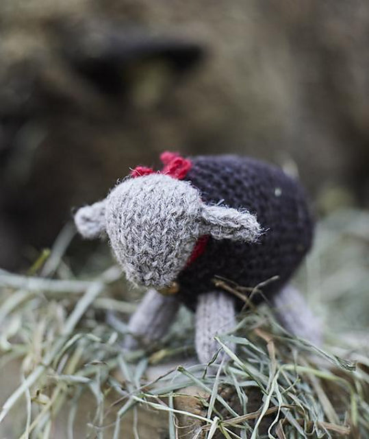 A Churchmouse Yarns and Teas Pattern - Woolly Wee Sheep (PDF)