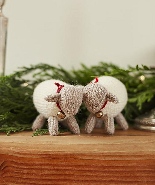 A Churchmouse Yarns and Teas Pattern - Woolly Wee Sheep (PDF)