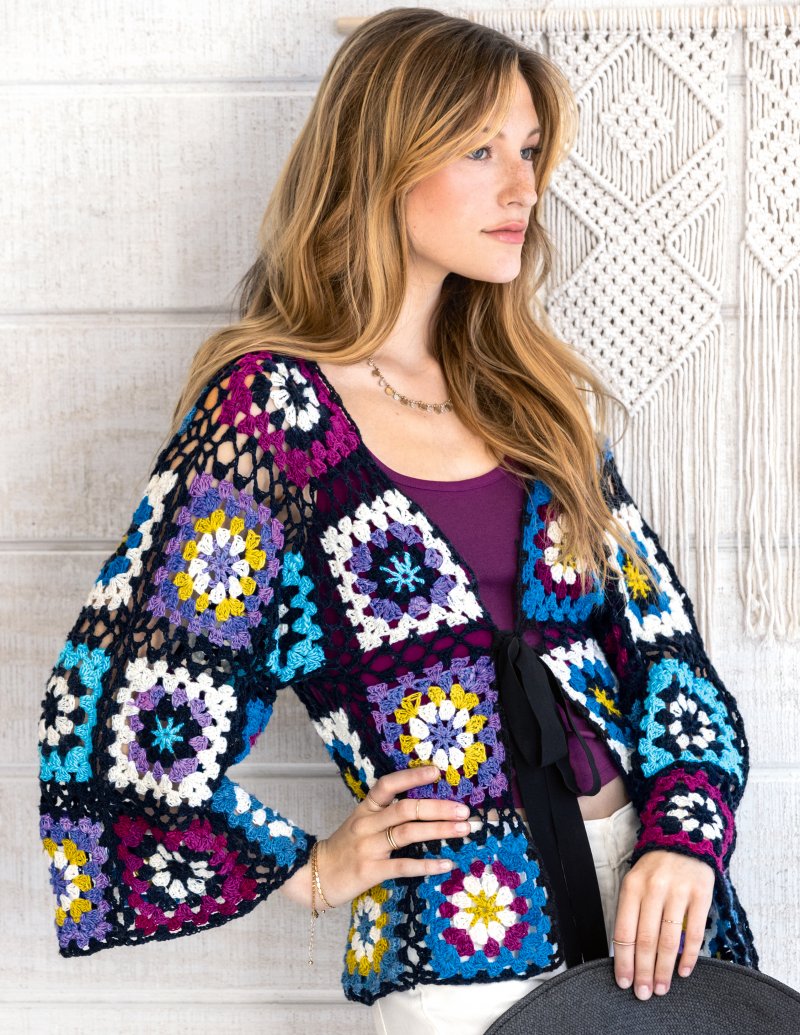 z Noro Knitting Magazine Issue #26, Spring-Summer 2025 - Purchases with this Magazine Ship Free (Contiguous US Only)