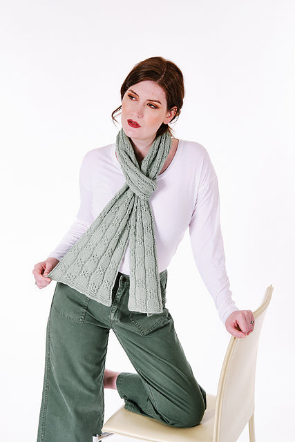 A Cardiff Pattern - Moving Cable Scarf (PDF)