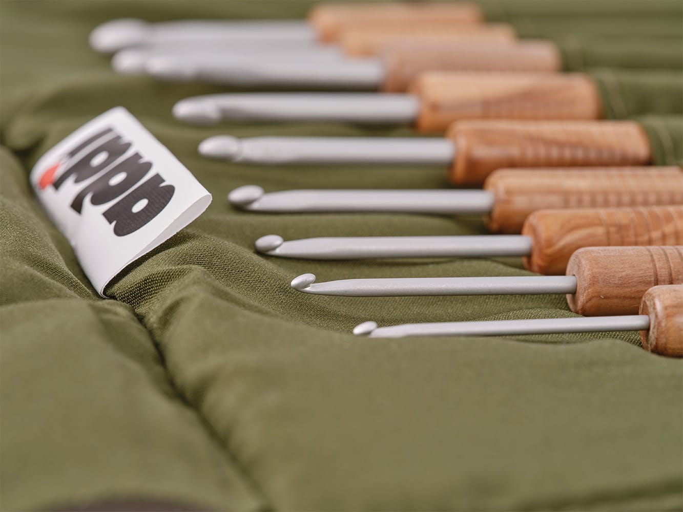 addiWrap Crochet Hook Set - 9 Olive Wood crochet hooks - Sizes US A (2.00mm) to J (6.00mm)