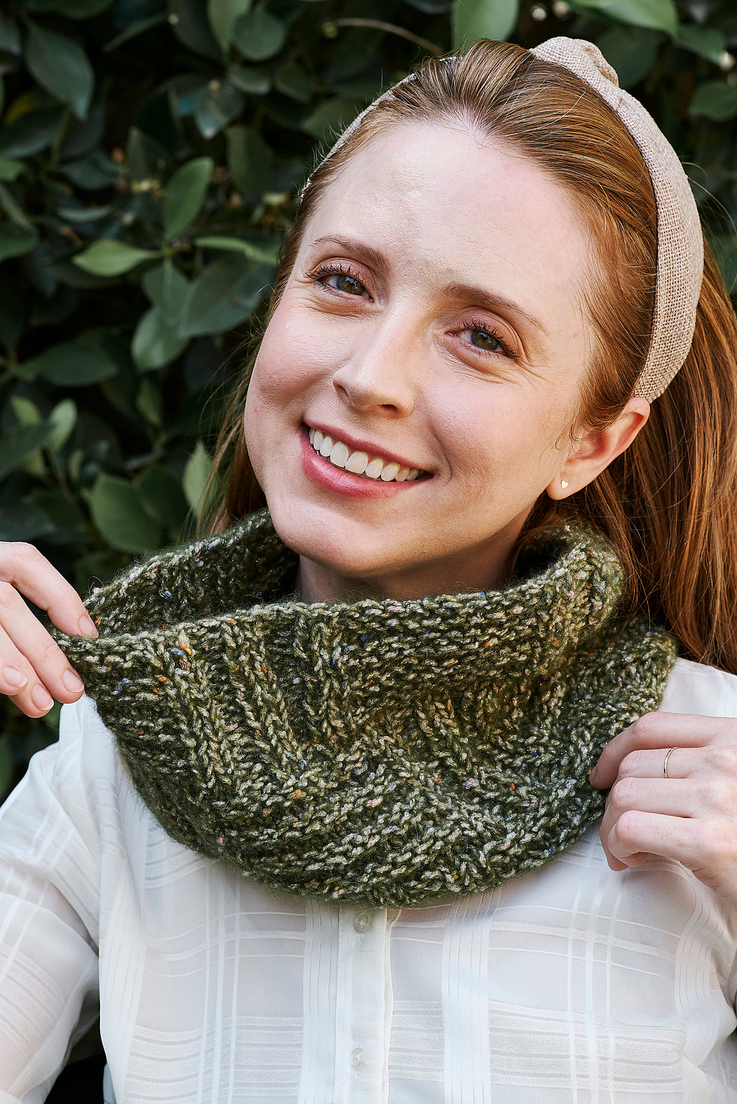 A Trendsetter Vibe Pattern - #6901-L - Vibe Alternating Rib Cowl (PDF)