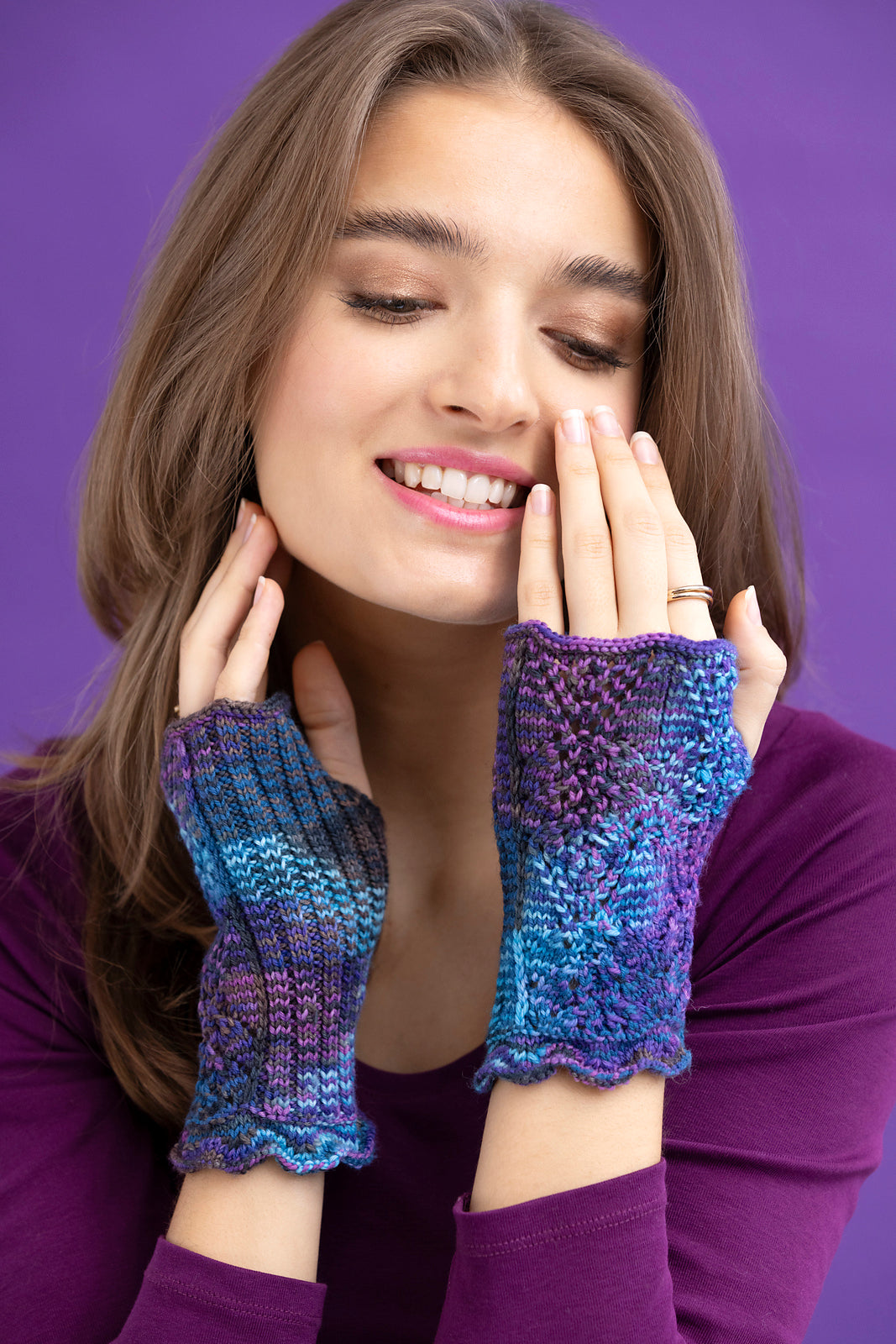 An Araucania Pattern - Arched Fingerless Mittens (PDF)