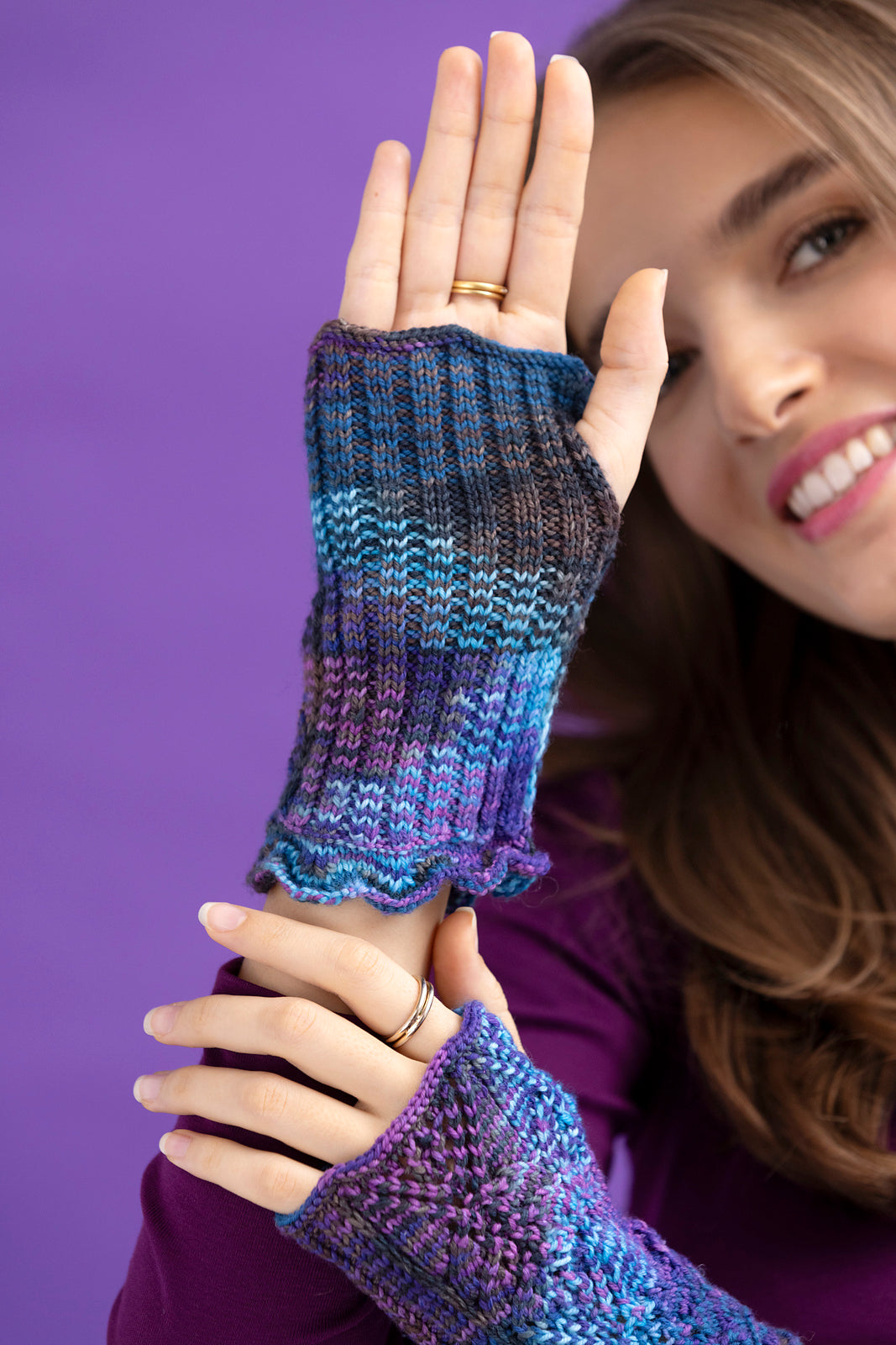An Araucania Pattern - Arched Fingerless Mittens (PDF)