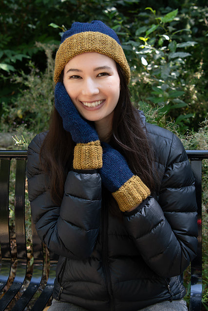 A FREE Cascade Woolpaka Pattern - Two-Tone Mittens & Hat Set(PDF)Knitting Pattern on Sale at Little Knits