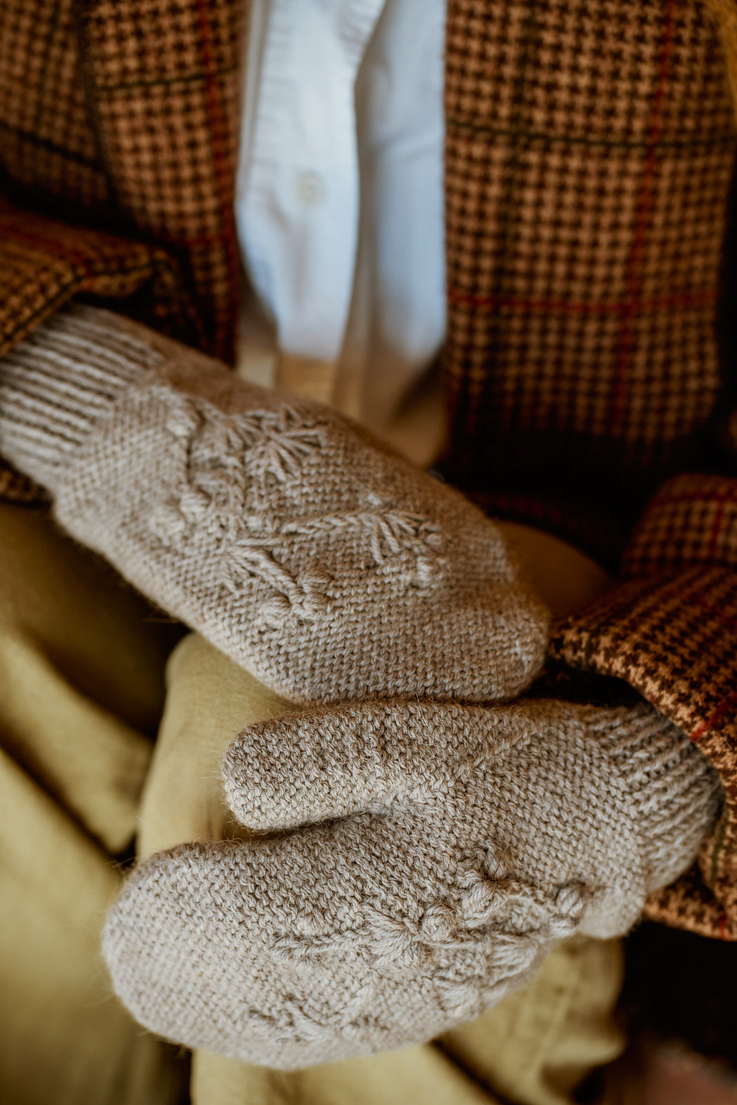 A FREE Yarn Citizen Pattern - Sakura Mittens (PDF) free knitting pattern at Little Knits