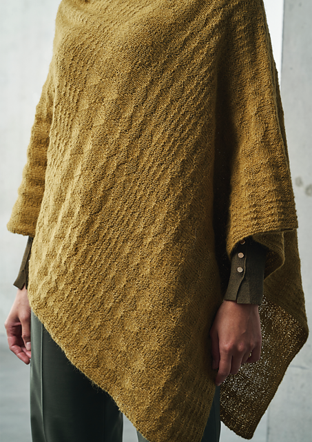 A Rowan Alpaca Classic Pattern - Aldergate Poncho (PDF)