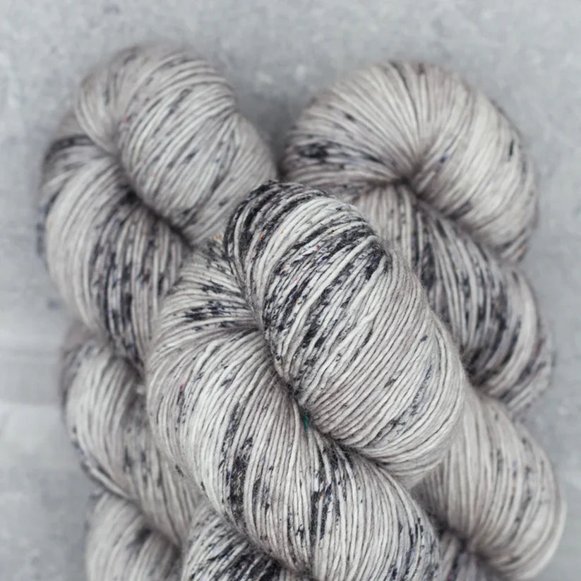 Tosh Merino Light - Astrid Grey/ Optic