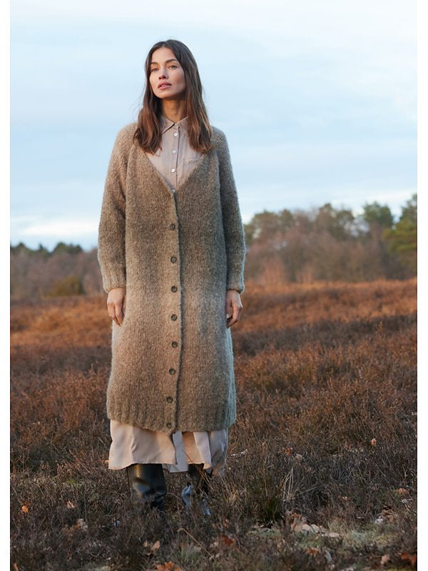 A Lana Grossa Avio Pattern - Raglan Coat - Design 1 (PDF)