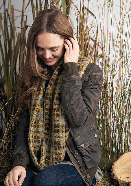 A Rowan Moordale Pattern - Bassett Cowl (PDF)