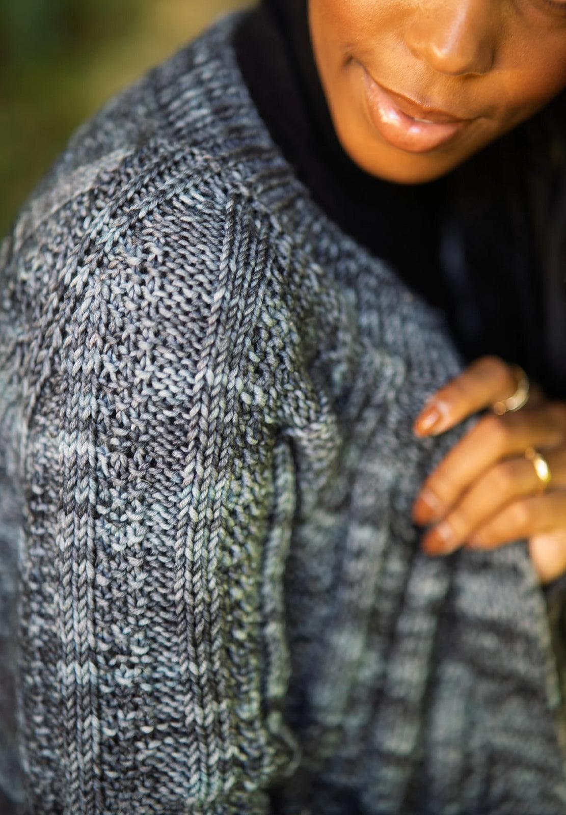 A FREE Circulo Bossa Nova Pattern - Bella Cardigan (PDF) - FREE PATTERN LINK IN DESCRIPTION