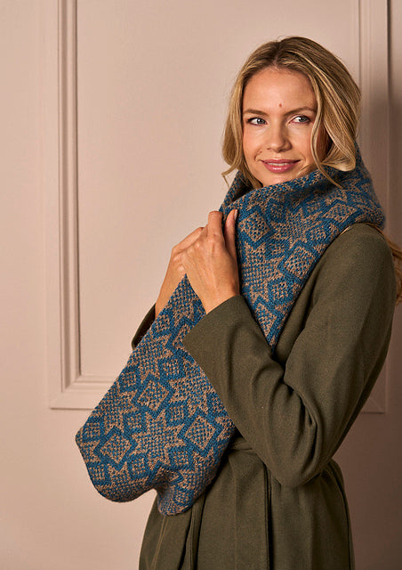 A Rowan Moordale Pattern - Bright Star Cowl (PDF)