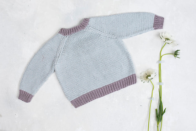 A Rowan Baby Cashsoft Merino or Summerlite DK Pattern -  Busy Bee (PDF)