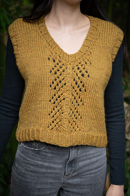 A FREE Cascade 220 Grande Pattern - Ferntail Vest (PDF)