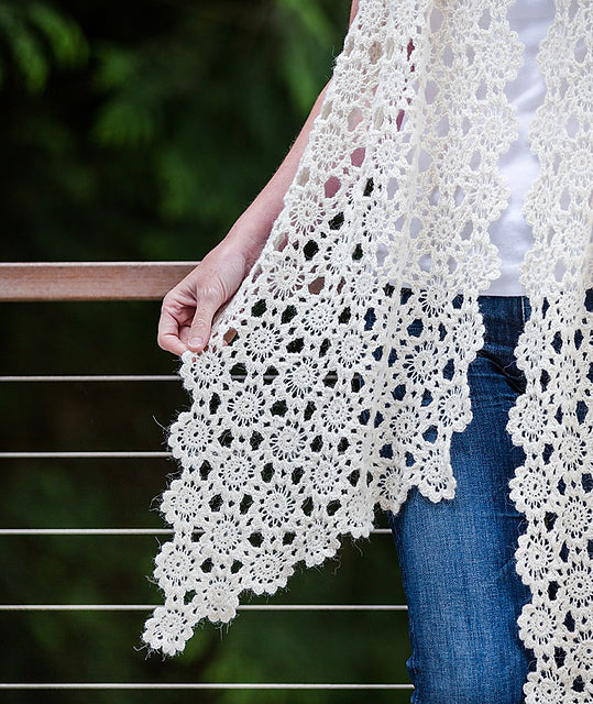 A Churchmouse Yarns and Teas Pattern - Crocheted Flowers Scarf (PDF)