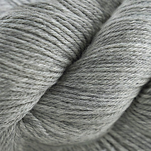 Cascade 220 - Silver Grey Heather (Color #8401) - Dye Lot 7K9020