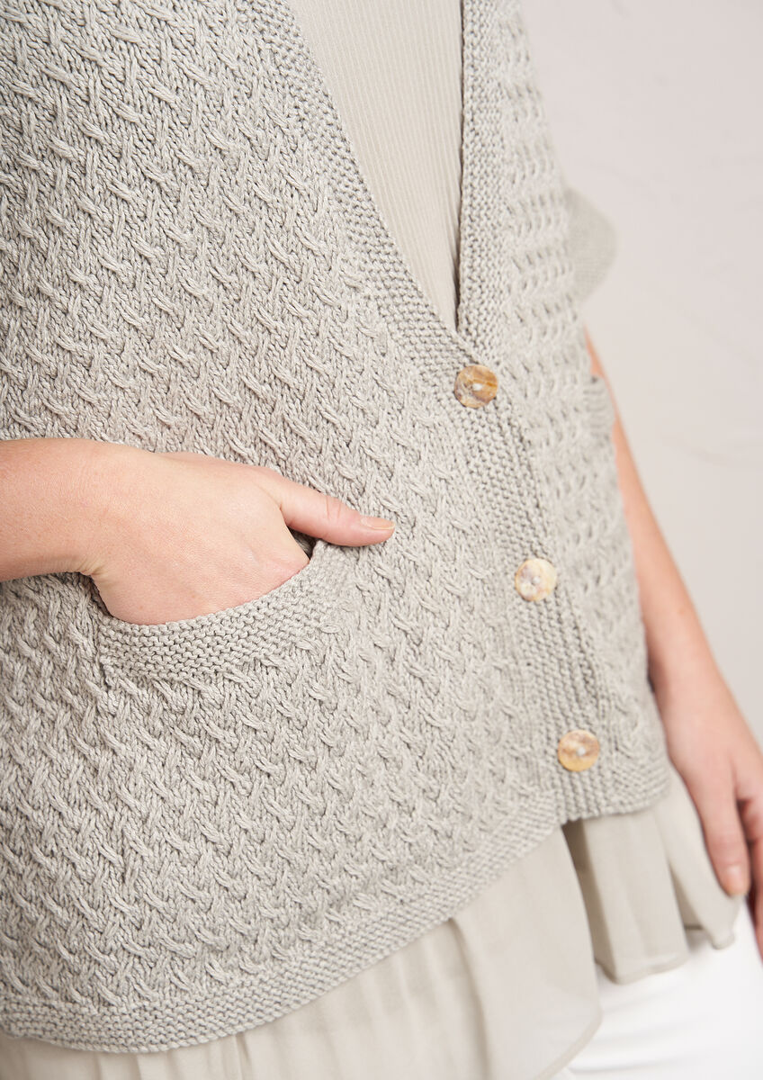 Rowan Magazine #71 - ORDERS THAT INCLUDE THIS BOOK SHIP FREE W/IN THE CONTIGUOUS US (Copy)