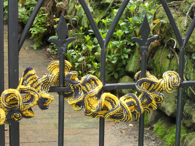 A Churchmouse Yarns and Teas Pattern - Barb’s Koigu Ruffle (PDF)