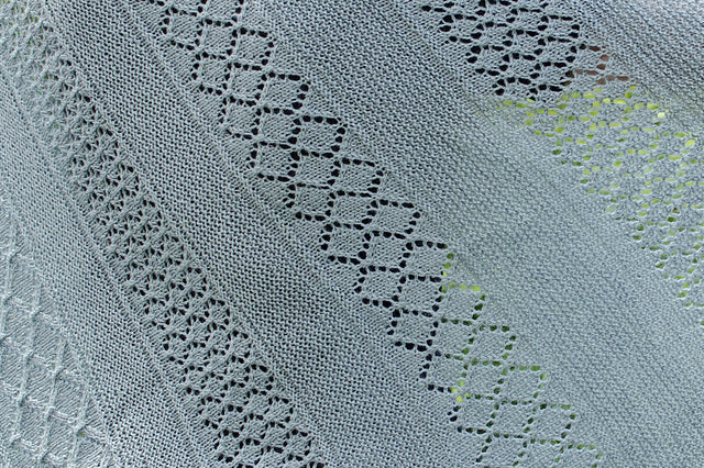 A FREE Cascade 220 Fingering Pattern - Lattice Sampler Shawl (PDF)