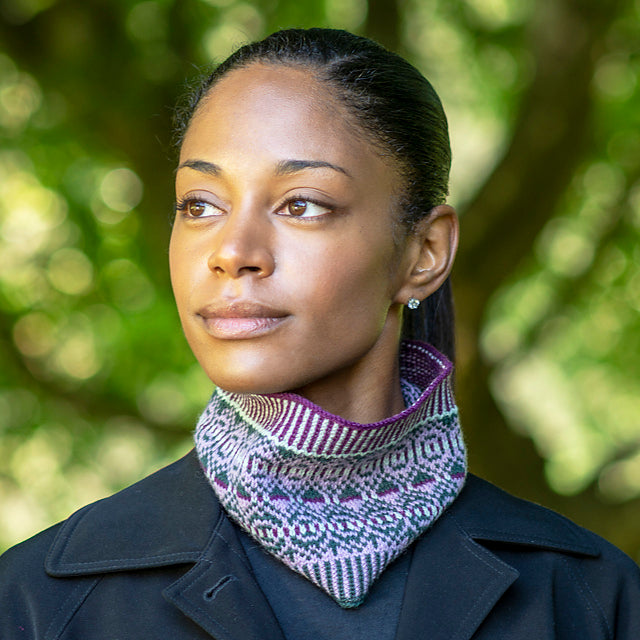 A FREE Cascade 220 Fingering Pattern - Geometric Reflections Cowl (PDF)