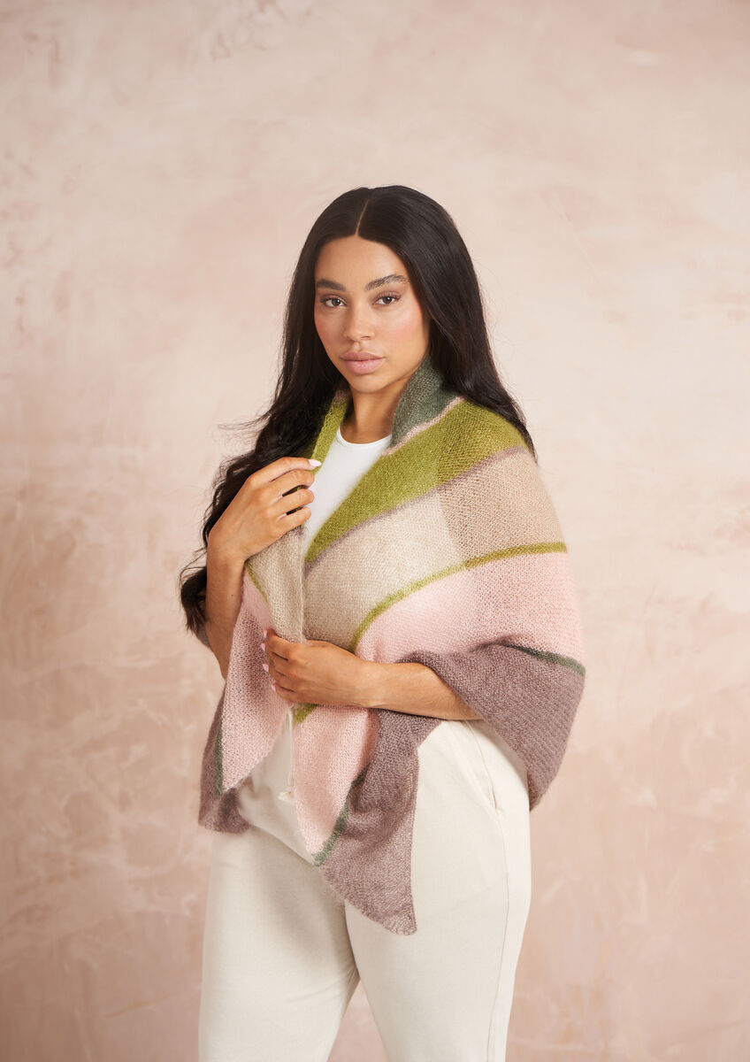 Rowan Magazine #71 - ORDERS THAT INCLUDE THIS BOOK SHIP FREE W/IN THE CONTIGUOUS US (Copy)