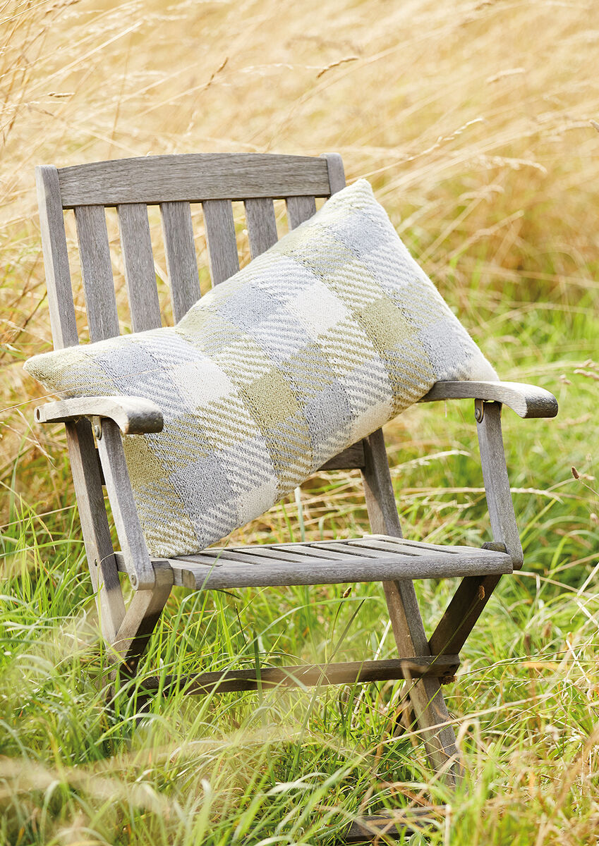 Rowan Magazine #71 - ORDERS THAT INCLUDE THIS BOOK SHIP FREE W/IN THE CONTIGUOUS US (Copy)