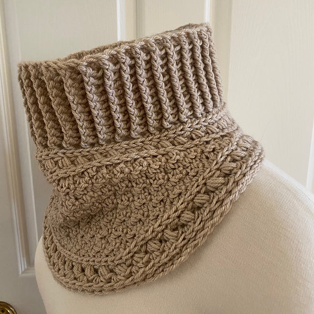 A FREE Yarn Citizen Crochet Pattern - Gansey Bay Cowl (PDF)