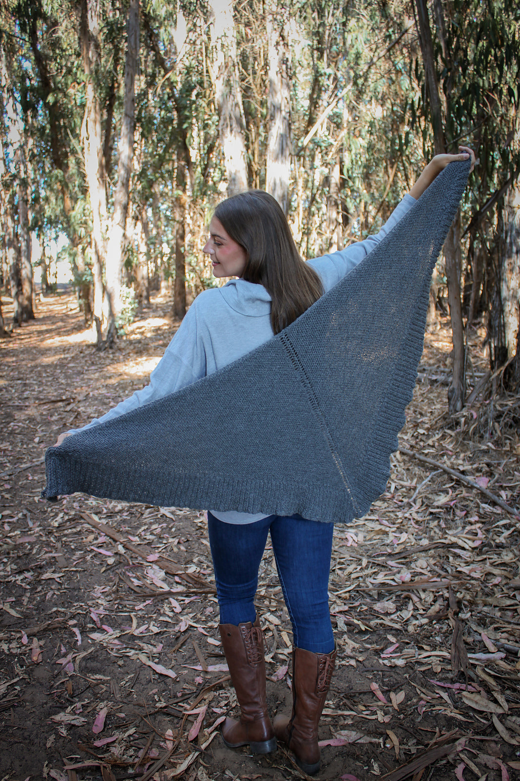 A FREE Yarn Citizen Pattern - Monstera Shawl (PDF)