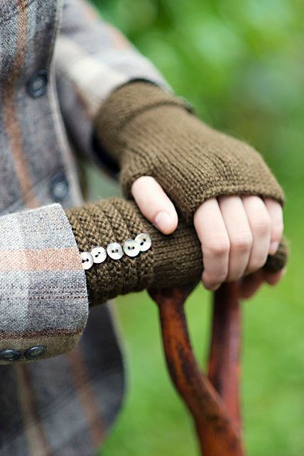 A Churchmouse Yarns and Teas Pattern - Welted Fingerless Gloves (PDF)