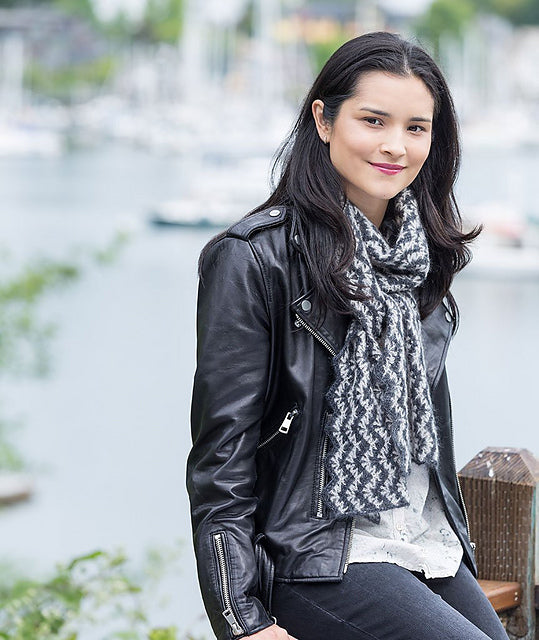 A Churchmouse Yarns and Teas Crochet Pattern - Vintage Crocheted Wrap and Scarf (PDF)