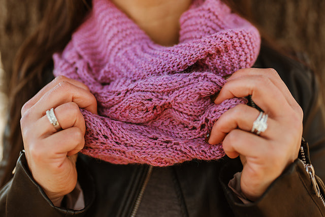A FREE Yarn Citizen Pattern - Leafy Blossom Cowl (PDF)
