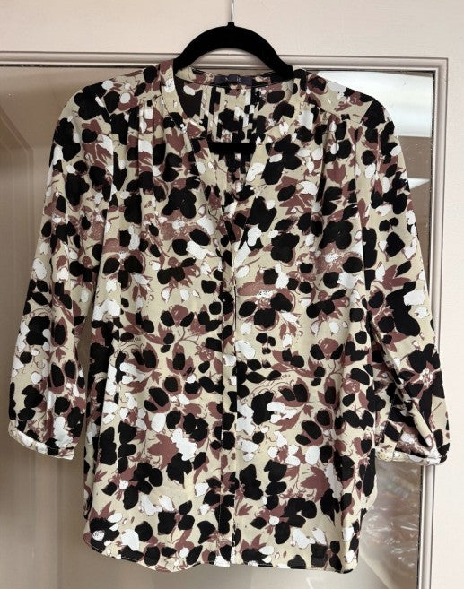 NWT, NYDJ's Pintuck Blouse Women's, Floral Design, XXS