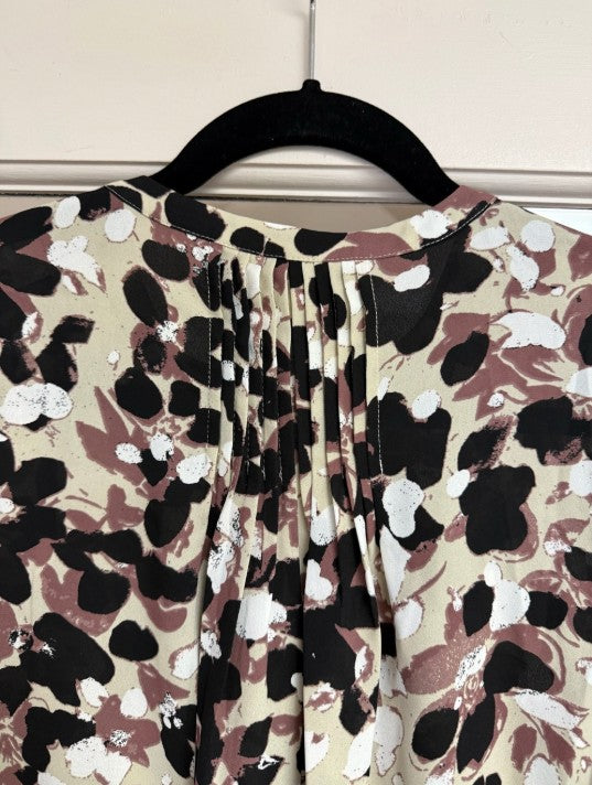 NWT, NYDJ's Pintuck Blouse Women's, Floral Design, XXS