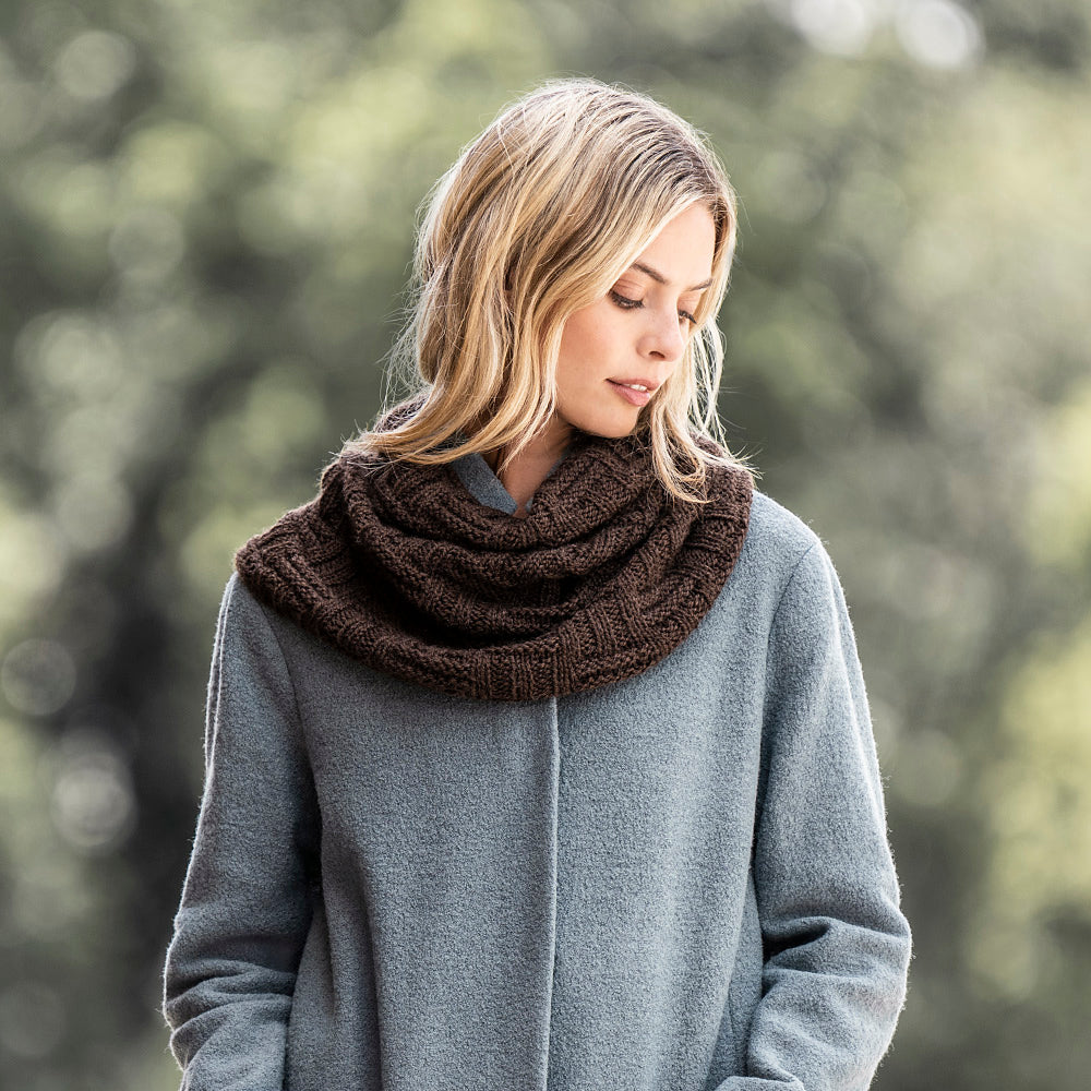 A FREE Blue Sky Fibers Woolstok Worsted Pattern - Ashland Cowl (PDF)