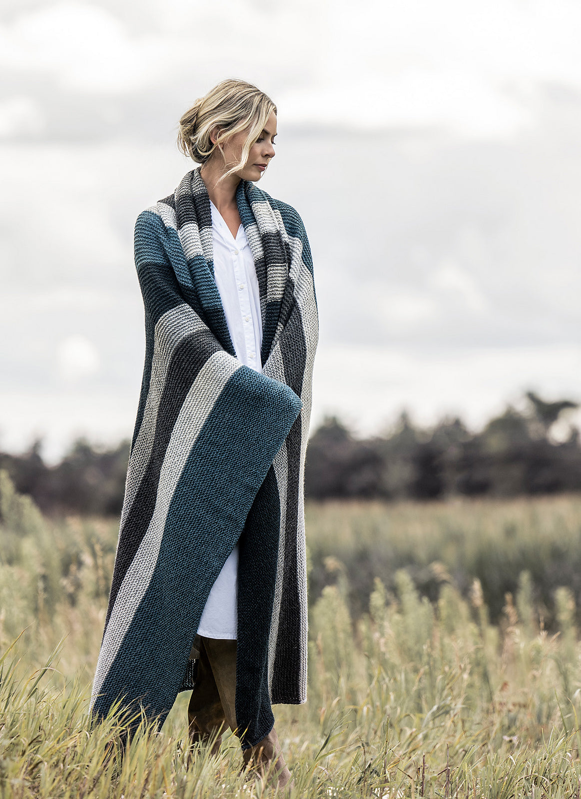 A FREE Blue Sky Fibers Woolstok Worsted Pattern - Berkeley Blanket (PDF)