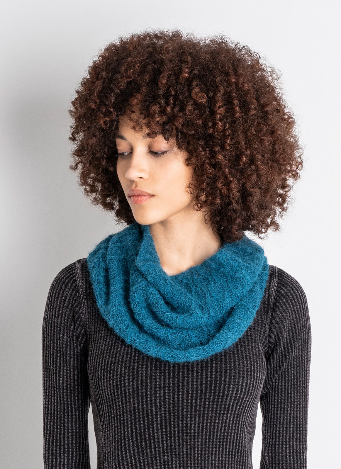 A FREE Blue Sky Fibers Prairie Pattern - Carina Cowl (PDF)