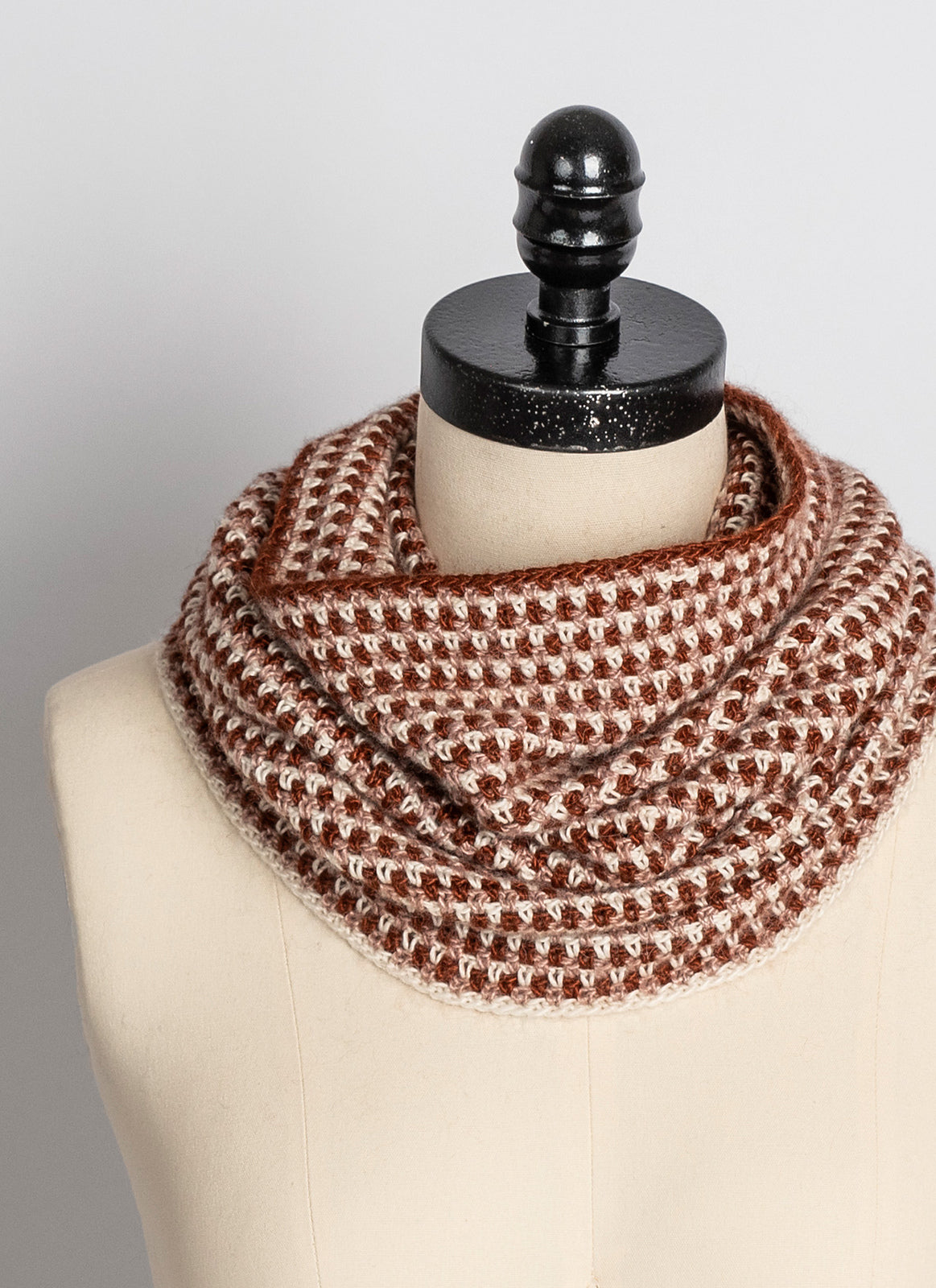 A FREE Blue Sky Fibers Metalico Pattern - Covington Cowl (PDF)