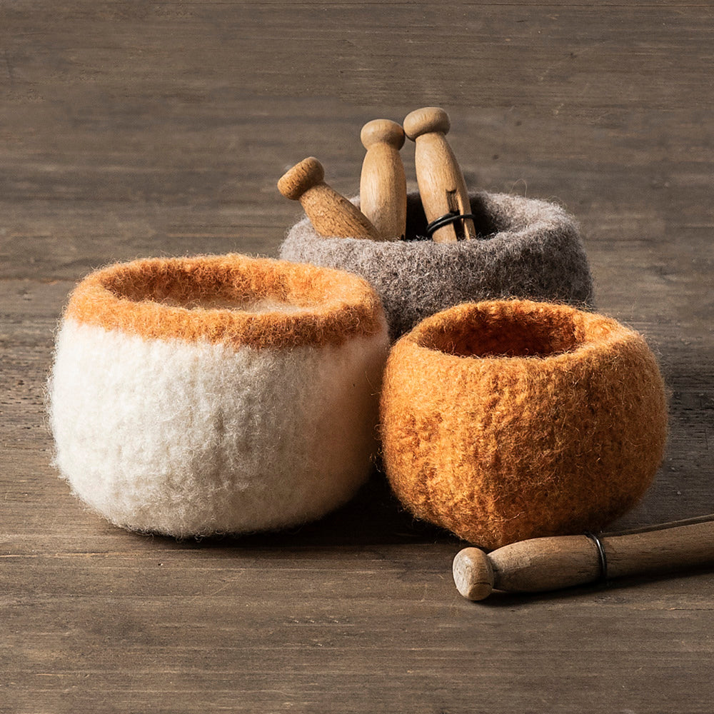 A FREE Blue Sky Fibers Woolstok Worsted Pattern - Hillman Felted Vessels (PDF)