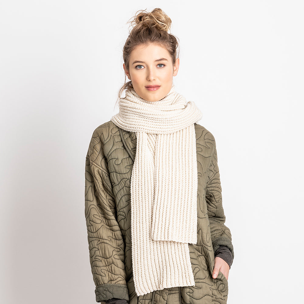 A FREE Blue Sky Fibers Skyland Pattern - Winona Scarf (PDF)