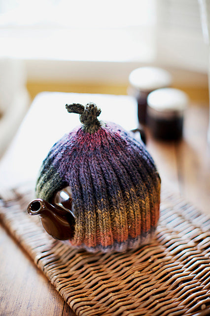 A Churchmouse Yarns and Teas Pattern - Ribbed & Ruffled Tea Cozies (PDF)