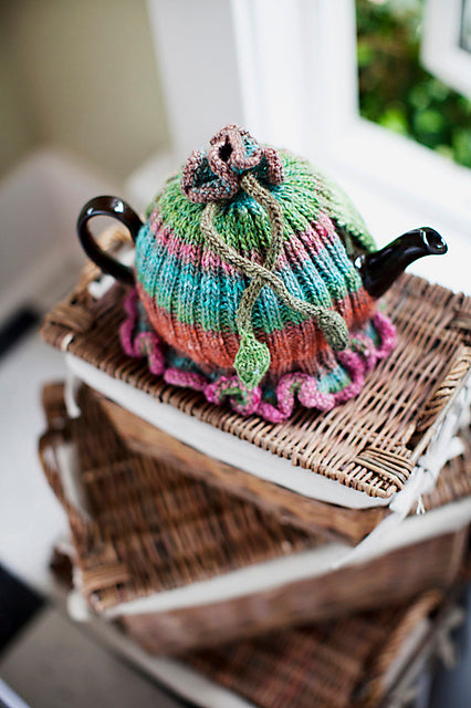 A Churchmouse Yarns and Teas Pattern - Ribbed & Ruffled Tea Cozies (PDF)