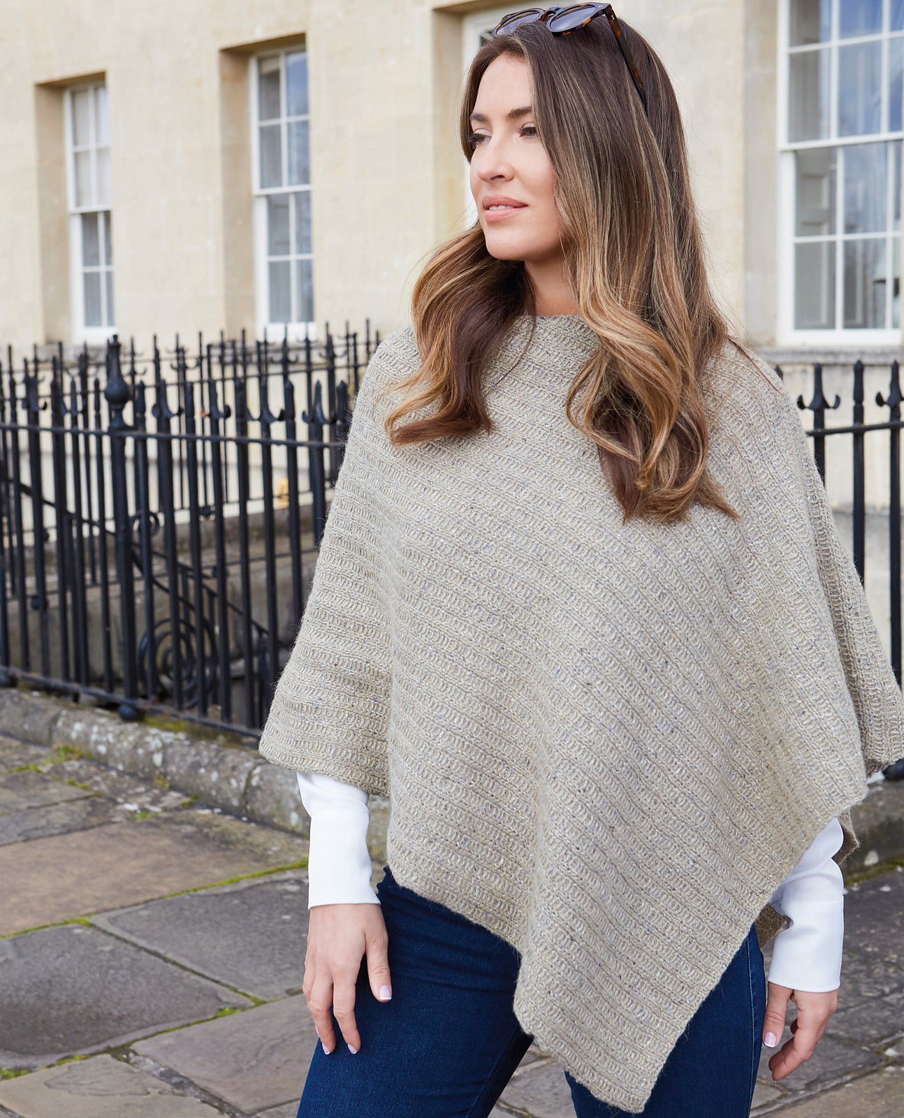 A Rowan Felted Tweed Colour Pattern - Savoy Poncho (PDF)
