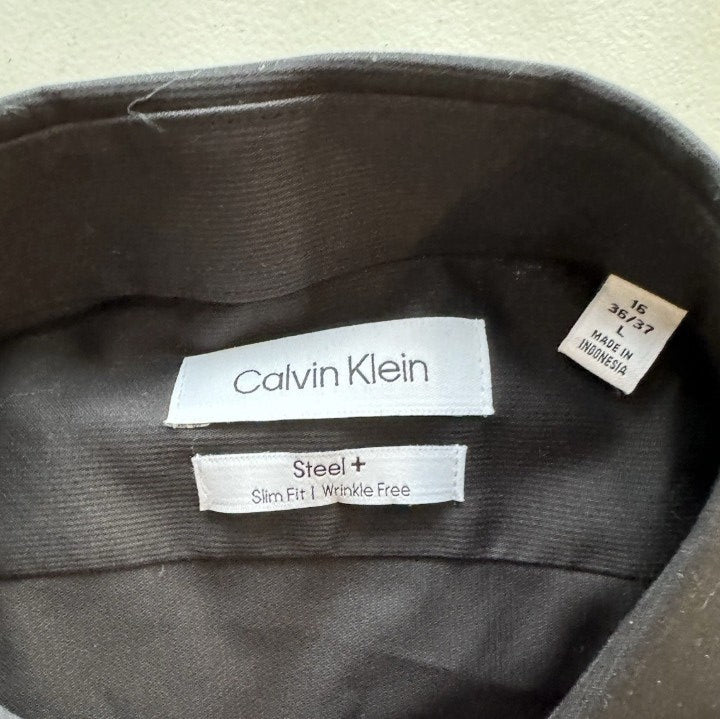 Calvin Klein Steel + Slim Fit Size: L 16 36-37