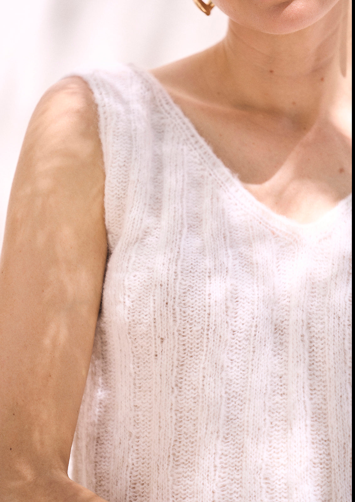 A Rowan Mode Alpaca Haze Pattern - Sorine Sleeveless Top (PDF)