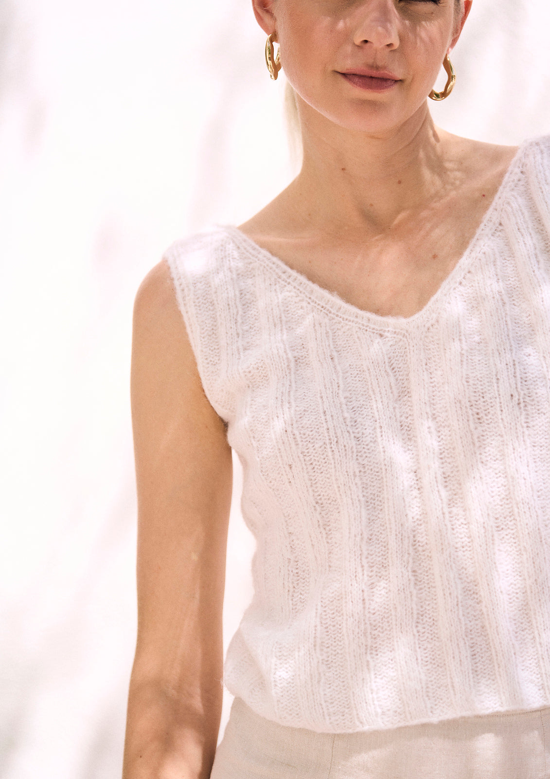 A Rowan Mode Alpaca Haze Pattern - Sorine Sleeveless Top (PDF)