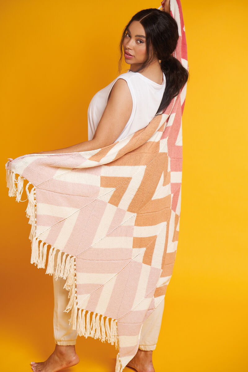 Rowan Magazine #71 - ORDERS THAT INCLUDE THIS BOOK SHIP FREE W/IN THE CONTIGUOUS US (Copy)